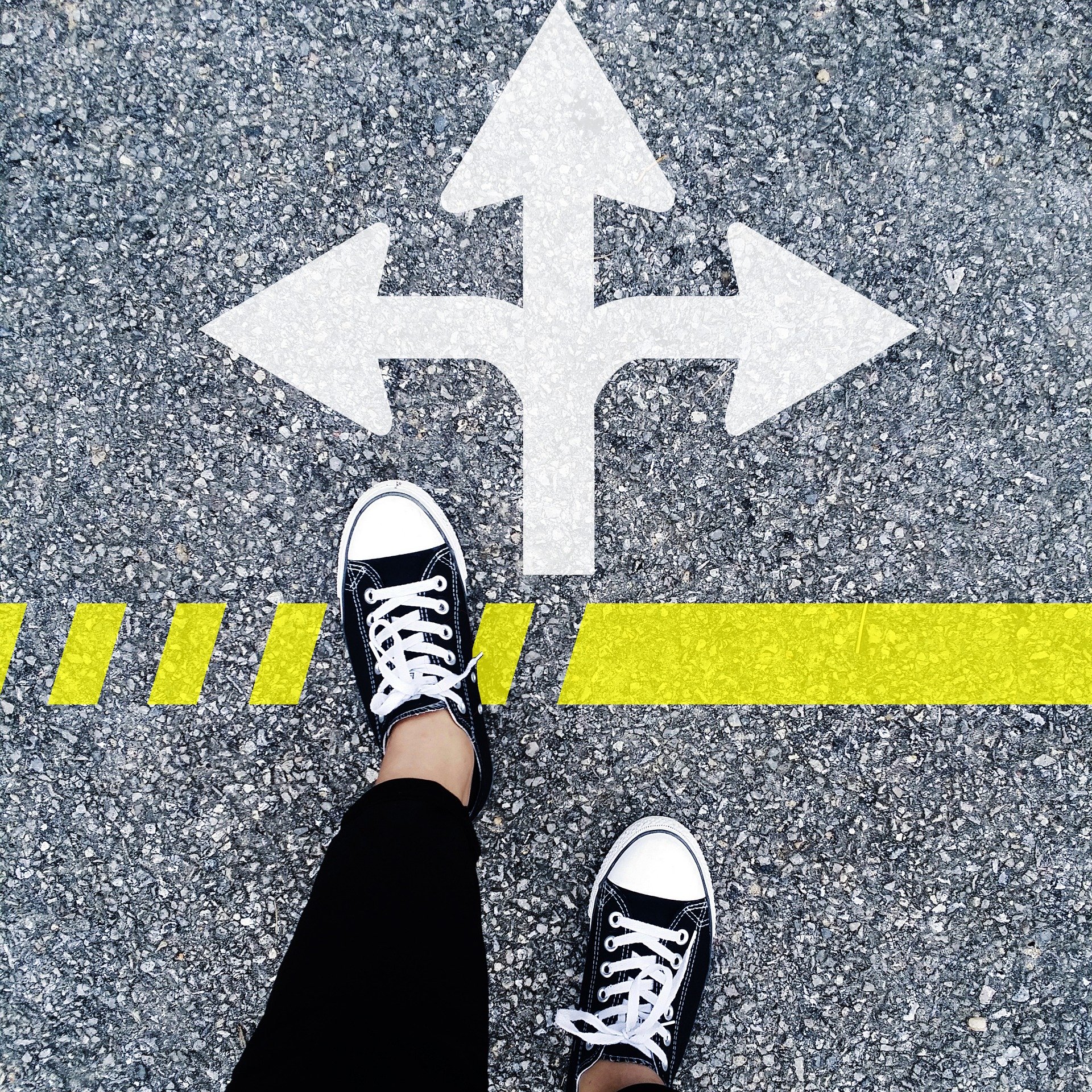 choose-the-right-direction-1536336_1920